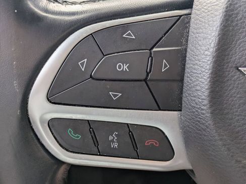 Used 2017 Chrysler 300 Limited w/ Value Package image 26