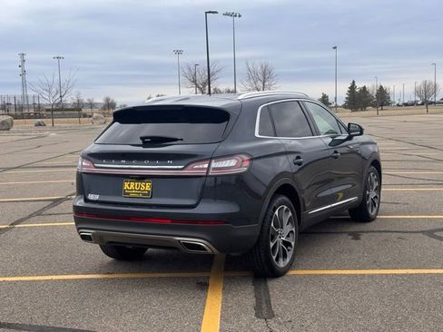 Used 2022 Lincoln Nautilus Reserve image 3