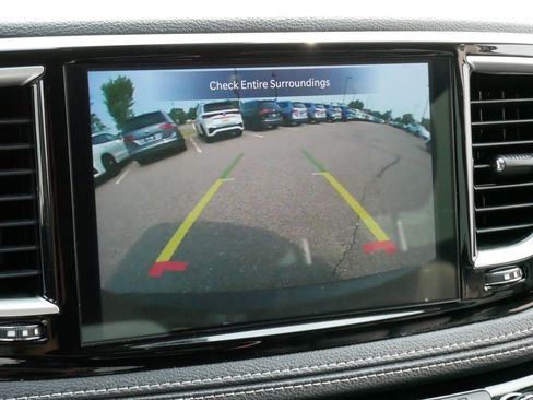 Used 2023 Chrysler Pacifica Touring-L FWD image 29
