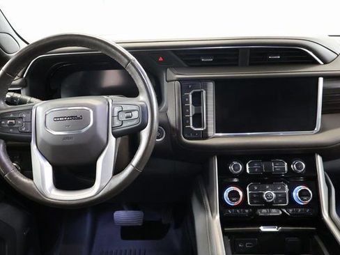 Used 2022 GMC Yukon XL Denali AWD/4WD image 27
