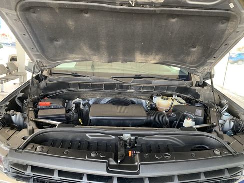 Used 2021 Chevrolet Silverado 1500 LT AWD/4WD image 19