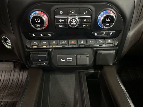 Certified 2021 GMC Sierra 1500 Denali w/ Denali Ultimate Package AWD/4WD image 18