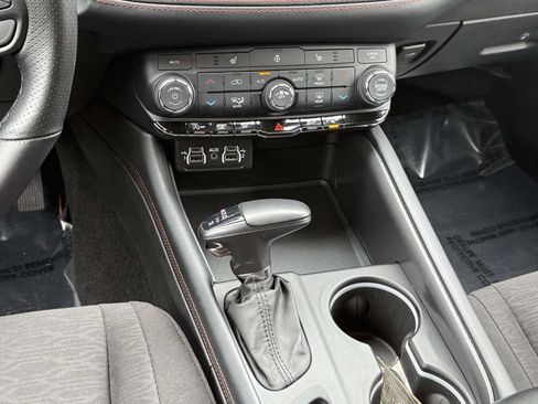 Used 2025 Dodge Durango GT AWD/4WD image 16