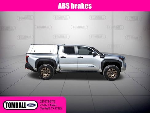 Used 2025 Toyota Tacoma Trailhunter image 8