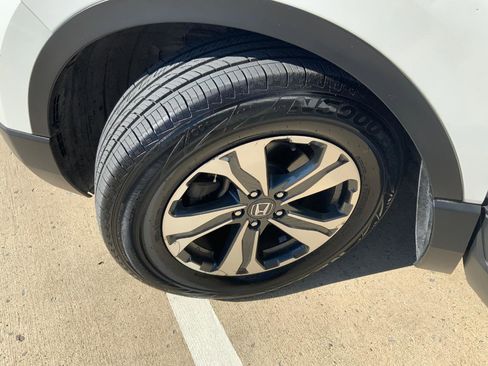 Used 2019 Honda CR-V LX image 6