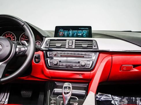 Used 2017 BMW 430i Convertible image 12