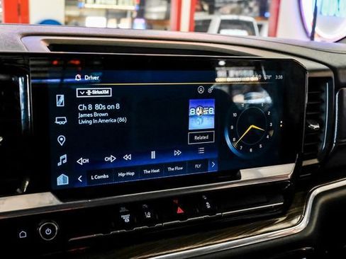 Used 2024 Chevrolet Silverado 2500 LT w/ Convenience Package image 24