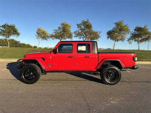 Used 2020 Jeep Gladiator Overland image 8