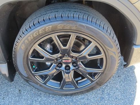 Used 2020 GMC Sierra 1500 Elevation w/ Elevation Value Package image 13