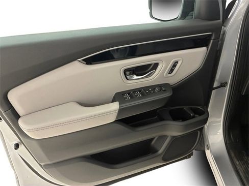 Used 2024 Honda Pilot EX-L image 13