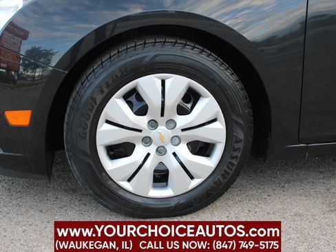 Used 2012 Chevrolet Cruze LS image 9