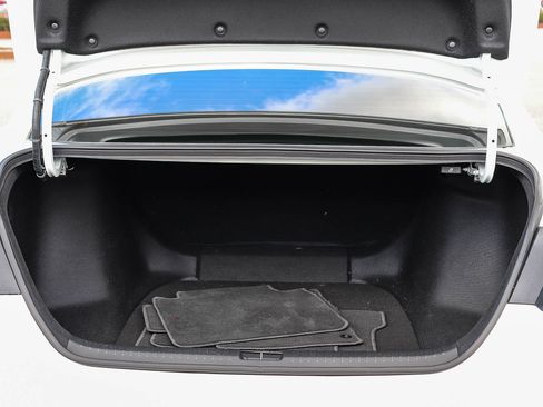 Certified 2025 Honda Accord LX image 30