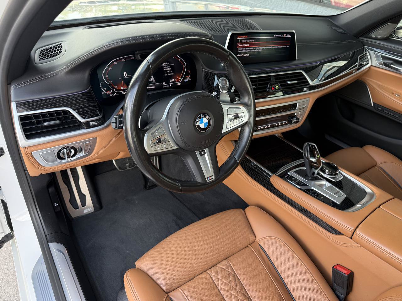Used 2022 BMW 750i xDrive w/ Executive Package AWD/4WD image 18
