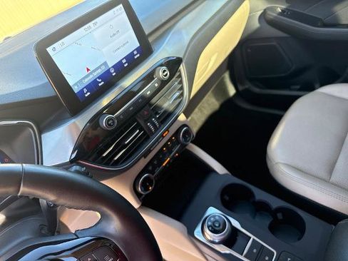 Certified 2022 Ford Escape Titanium w/ Class II Trailer Tow Package image 15