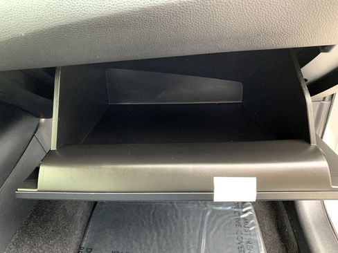 Used 2021 Toyota Corolla LE image 37