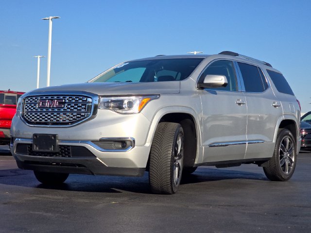Used 2018 GMC Acadia Denali w/ Technology Package FWD image 12