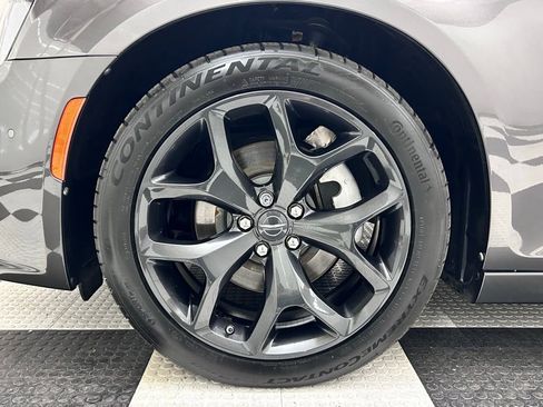 Certified 2022 Chrysler 300 S w/ Safetytec Plus Group image 8