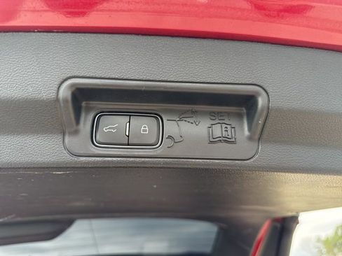 Used 2021 Ford Explorer XLT w/ Equipment Group 202A image 13