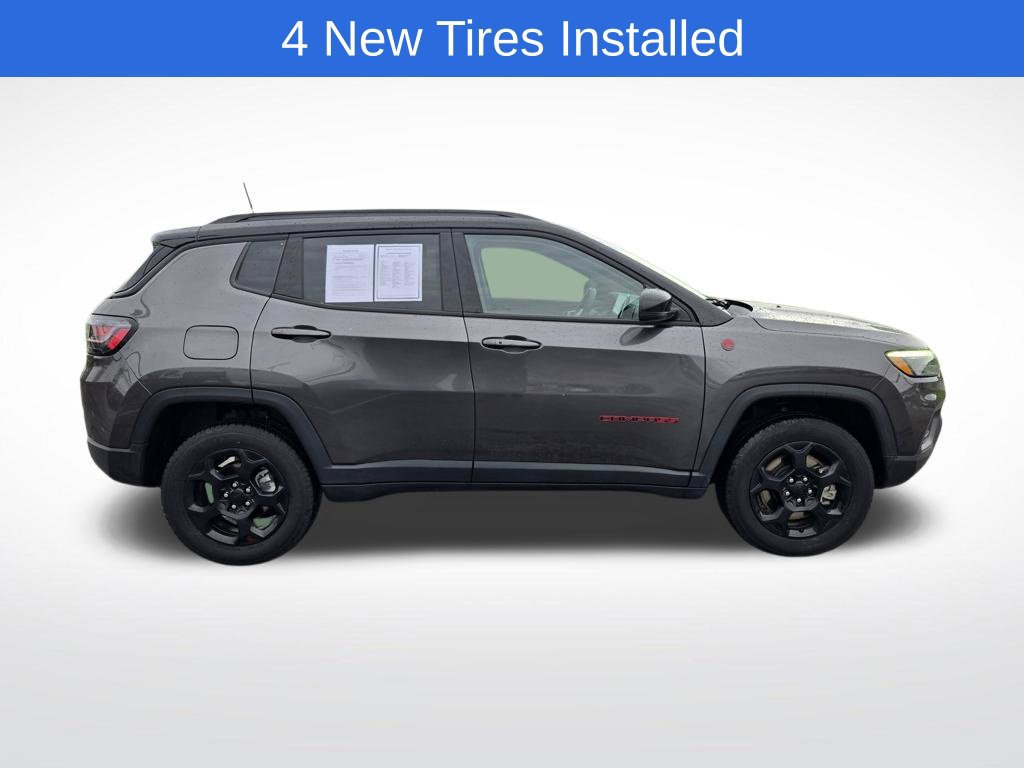 Used 2023 Jeep Compass Trailhawk w/ Trailhawk Elite Group AWD/4WD image 2
