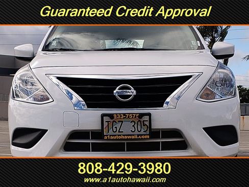 Used 2018 Nissan Versa SV FWD image 7