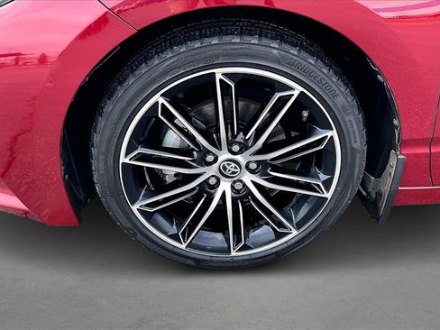 Used 2019 Toyota Avalon Touring w/ Advanced Safety Package image 8