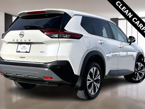 Used 2023 Nissan Rogue SV image 2