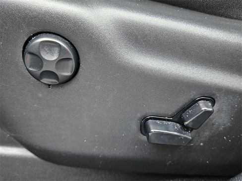 Used 2021 Jeep Grand Cherokee Laredo image 29