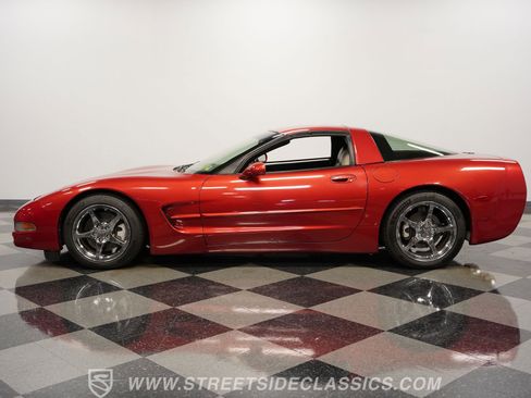 Used 1998 Chevrolet Corvette Coupe image 2