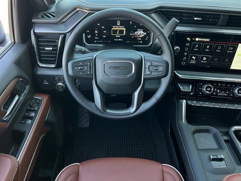 New 2026 GMC Sierra 2500 Denali Ultimate AWD/4WD image 12