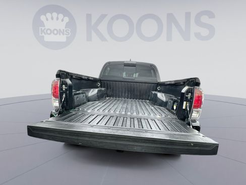 Used 2018 Toyota Tacoma Limited image 26