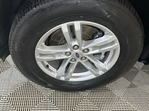 Used 2023 Ford Explorer XLT w/ Equipment Group 202A image 10