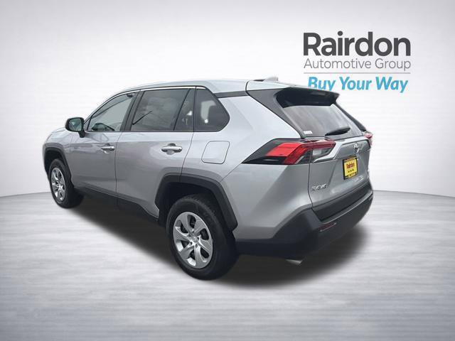 Used 2022 Toyota RAV4 LE AWD/4WD image 5