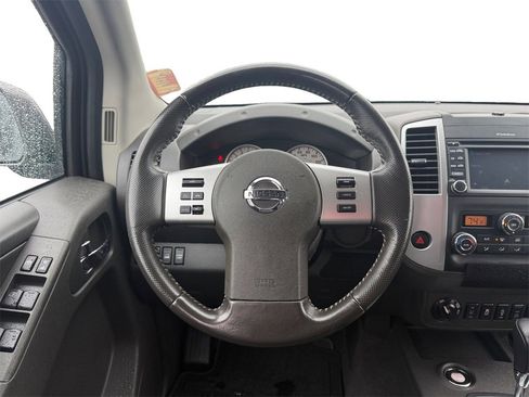 Used 2020 Nissan Frontier PRO-4X w/ Pro-4x Utility Package image 14