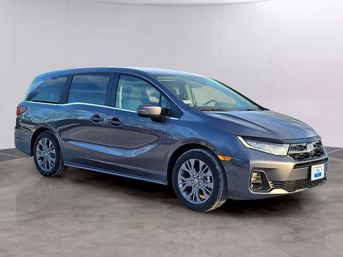 New 2026 Honda Odyssey Touring image 2