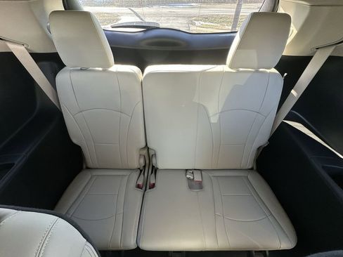 Used 2021 Buick Enclave Essence w/ Sound and Sites Package image 23