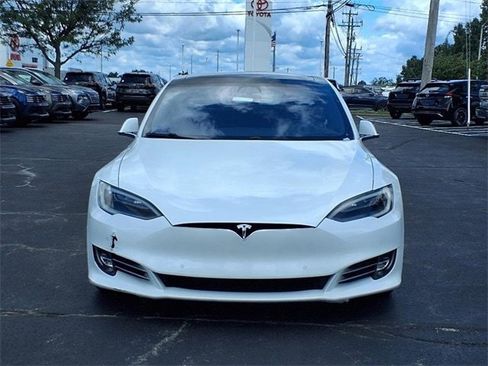 Used 2017 Tesla Model S 60D image 9