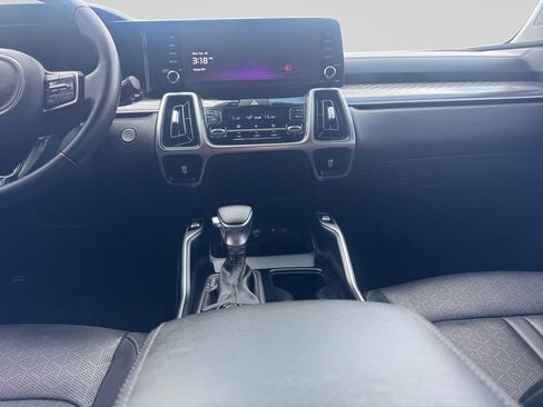 Used 2023 Kia Sorento S w/ Panoramic Sunroof Package FWD image 12