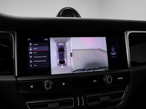 Certified 2024 Porsche Macan AWD/4WD image 34