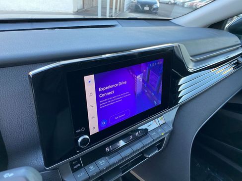 Used 2025 Toyota Camry LE image 21