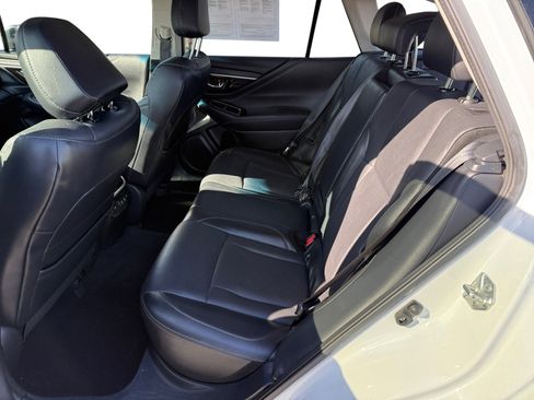 Used 2021 Subaru Outback Limited image 16