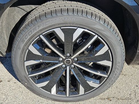 New 2026 Volvo XC90 B6 Plus w/ Protection Package Premier AWD/4WD image 7