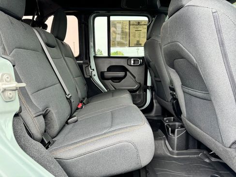 Used 2024 Jeep Wrangler Unlimited Sport AWD/4WD image 14