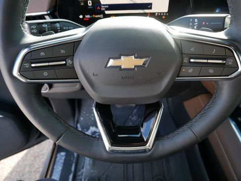 Certified 2025 Chevrolet Suburban High Country AWD/4WD image 25