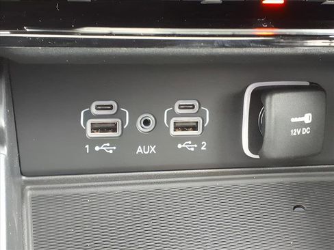 New 2025 Jeep Grand Cherokee Altitude image 23