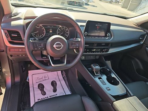 Used 2023 Nissan Rogue SV w/ SV Premium B Package FWD image 21