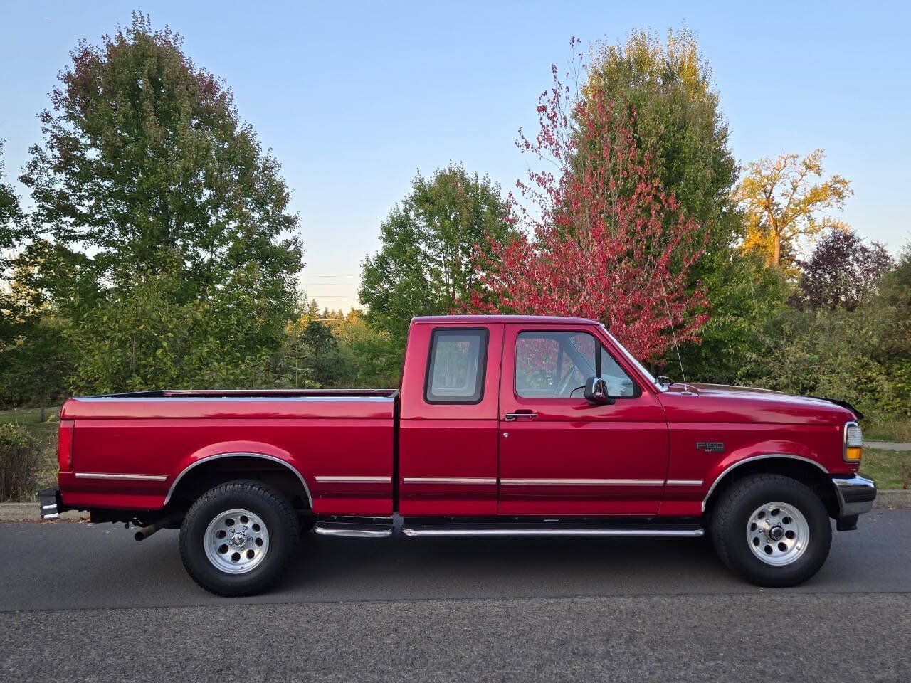 Used 1995 Ford F150 XL AWD/4WD image 9