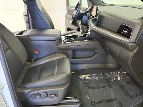 Used 2025 Chevrolet Tahoe LT AWD/4WD image 37