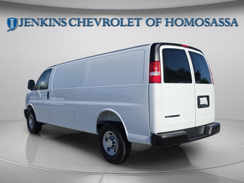 New 2026 Chevrolet Express 2500 Extended w/ Driver Convenience Package RWD image 9