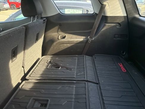 Used 2020 GMC Acadia SLE w/ Driver Convenience Package FWD image 6
