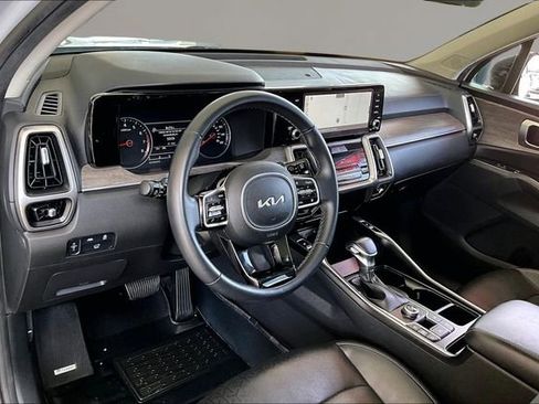 Used 2023 Kia Sorento EX w/ Panoramic Sunroof Package FWD image 14